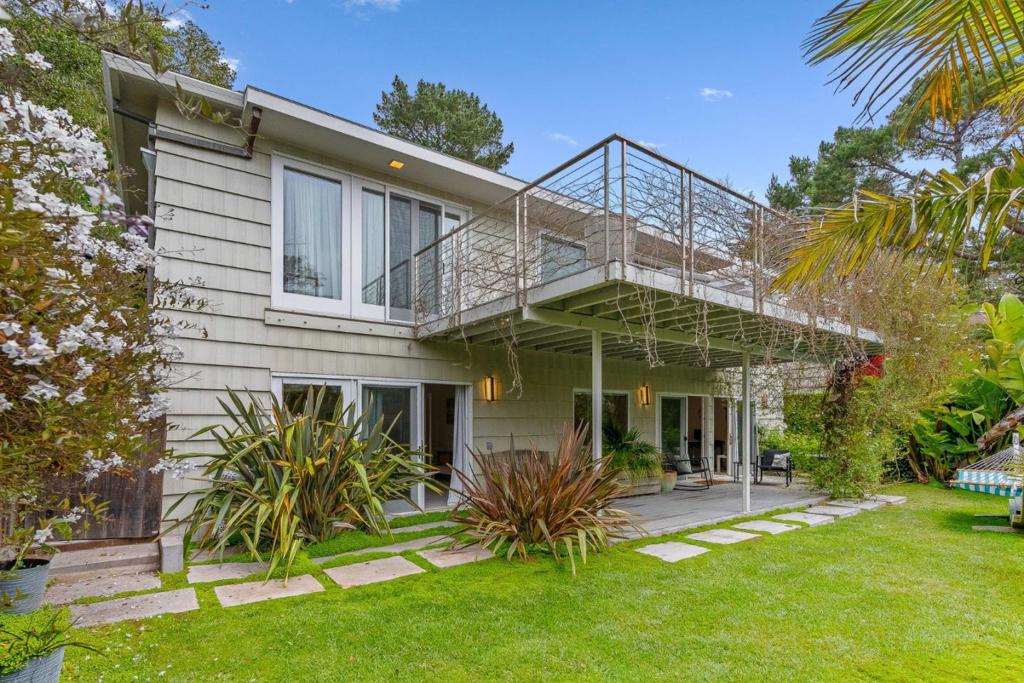 2SW Forest Avenue