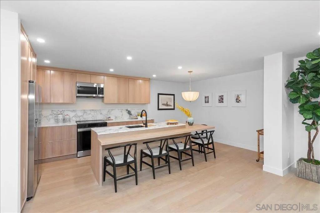 4747 Marina Dr 23