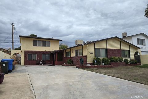 Photo of 1412 Sunset St, Barstow, CA 92311 (MLS # CV26007026)