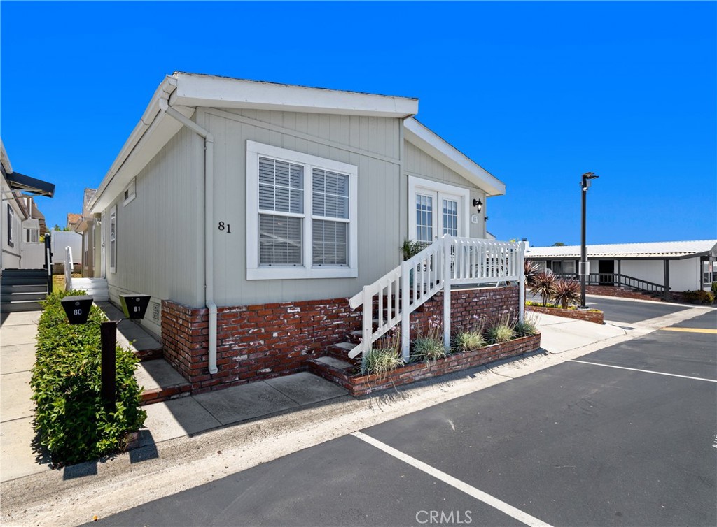 23301 Ridge Route Drive 81
