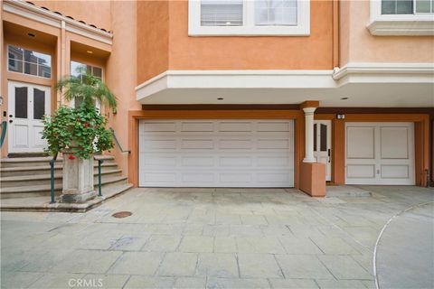 Photo of 8 Cuzzano Aisle, Irvine, CA 92606 (MLS # OC26030073)