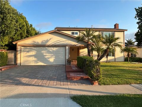 Photo of 9172 Veronica Drive, Huntington Beach, CA 92646 (MLS # OC25162503)