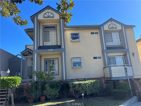 Photo of 328 E Valencia Ave #Apt G, Burbank, CA 91502 (MLS # WS25274201)