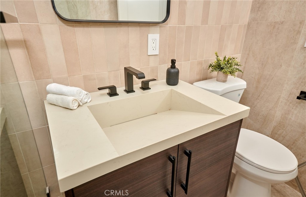 Anaheim Crest (ANCR) - Residential Lease