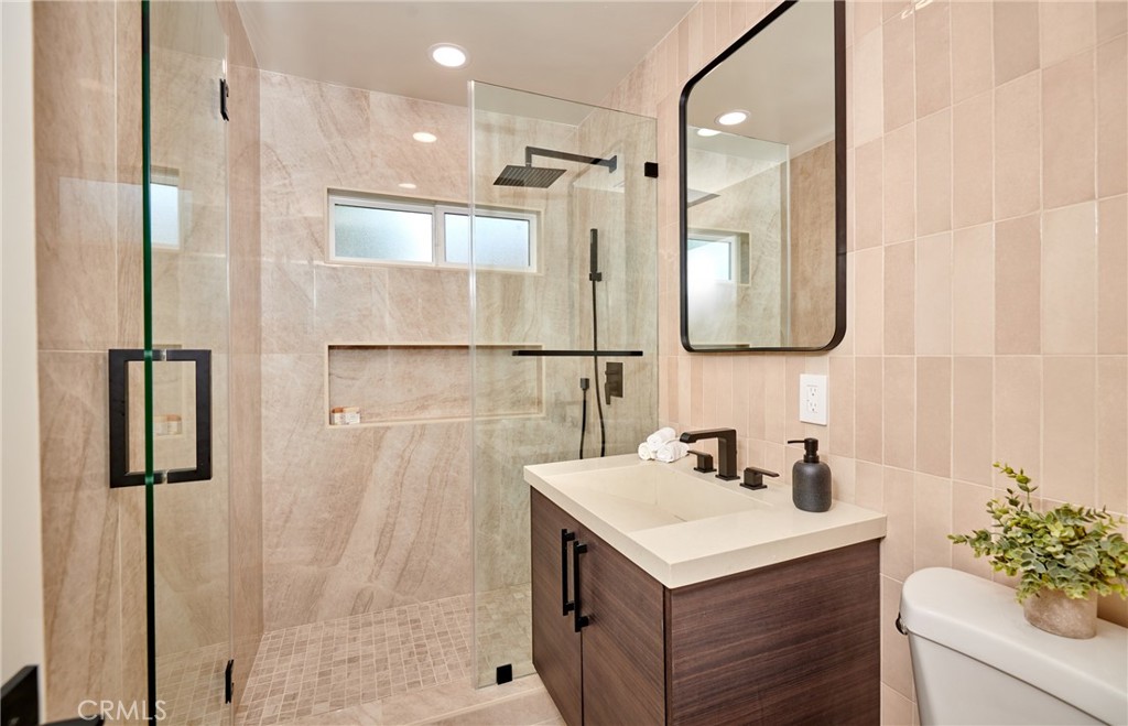 Anaheim Crest (ANCR) - Residential Lease