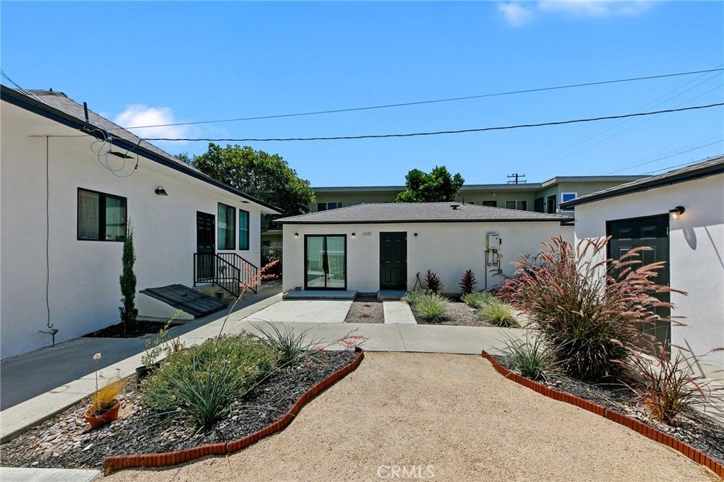 1317 E 1st