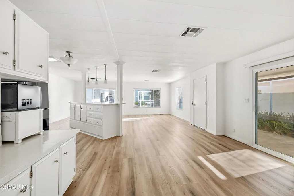 Camarillo, California 93012, United States, 2 Bedrooms Bedrooms, ,2 BathroomsBathrooms,Residential,Active,229151