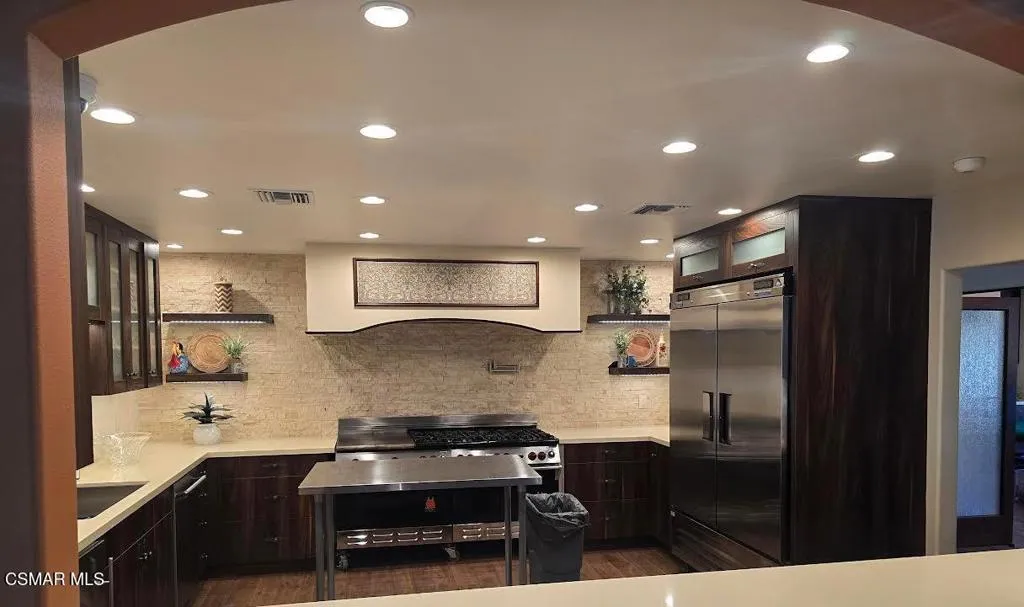 Camarillo, California 93012, United States, 2 Bedrooms Bedrooms, ,2 BathroomsBathrooms,Residential,Active,229151