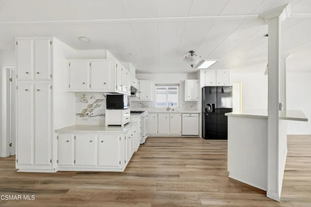 Camarillo, California 93012, United States, 2 Bedrooms Bedrooms, ,2 BathroomsBathrooms,Residential,Active,229151