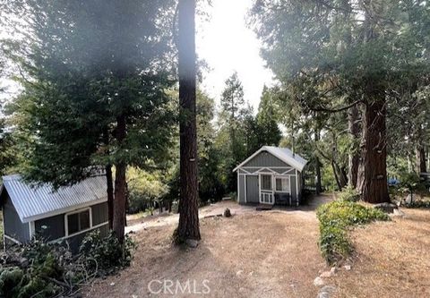 Photo of 23752 Inspiration Rd, Crestline, CA 92325 (MLS # HD26075202)