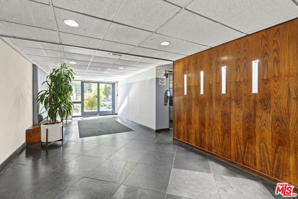 740 N Kings Road 314