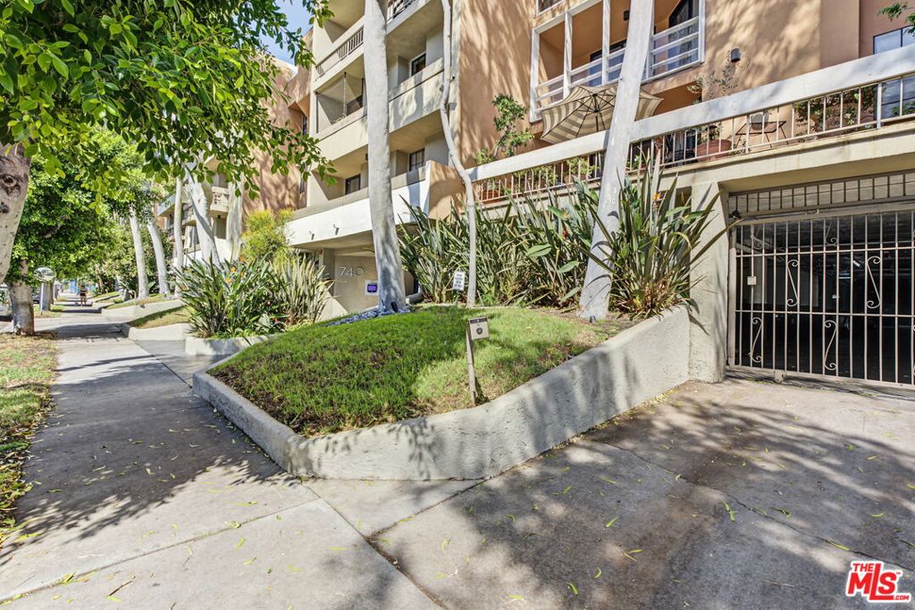 740 N Kings Road 314