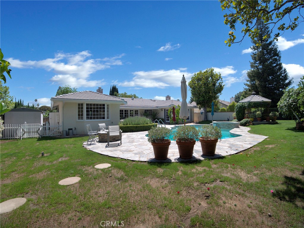 Northridge, California, 91324, United States, 4 Bedrooms Bedrooms, ,3 BathroomsBathrooms,Residential,Active,2044979