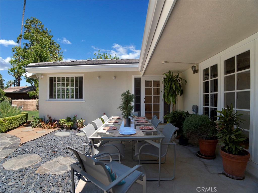 Northridge, California, 91324, United States, 4 Bedrooms Bedrooms, ,3 BathroomsBathrooms,Residential,Active,2044979