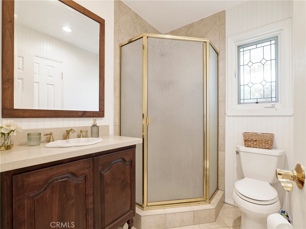 Northridge, California, 91324, United States, 4 Bedrooms Bedrooms, ,3 BathroomsBathrooms,Residential,Active,2044979