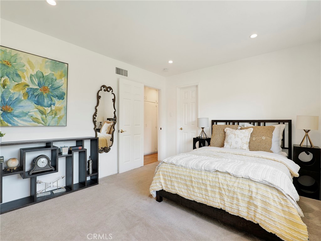 Northridge, California, 91324, United States, 4 Bedrooms Bedrooms, ,3 BathroomsBathrooms,Residential,Active,2044979