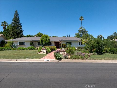 Photo of 19143 Marilla ST, Northridge, CA 91324 (MLS # SR26100610)