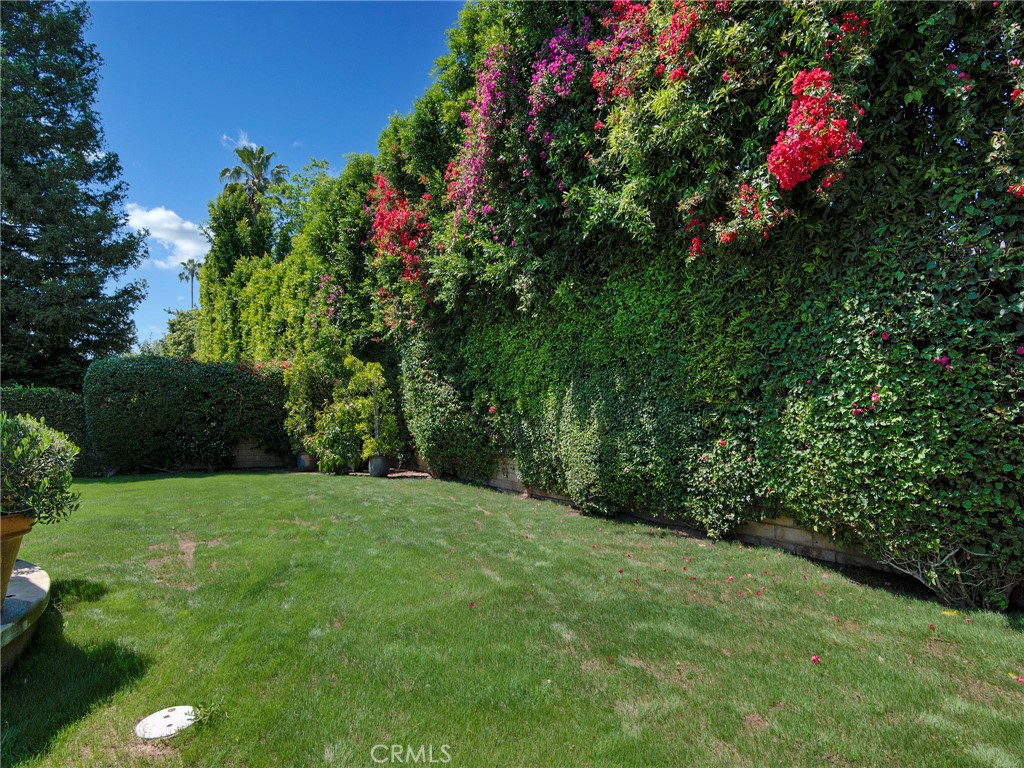 Northridge, California, 91324, United States, 4 Bedrooms Bedrooms, ,3 BathroomsBathrooms,Residential,Active,2044979