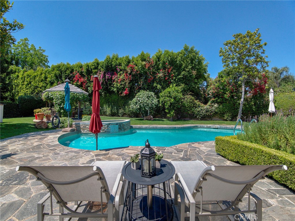Northridge, California, 91324, United States, 4 Bedrooms Bedrooms, ,3 BathroomsBathrooms,Residential,Active,2044979