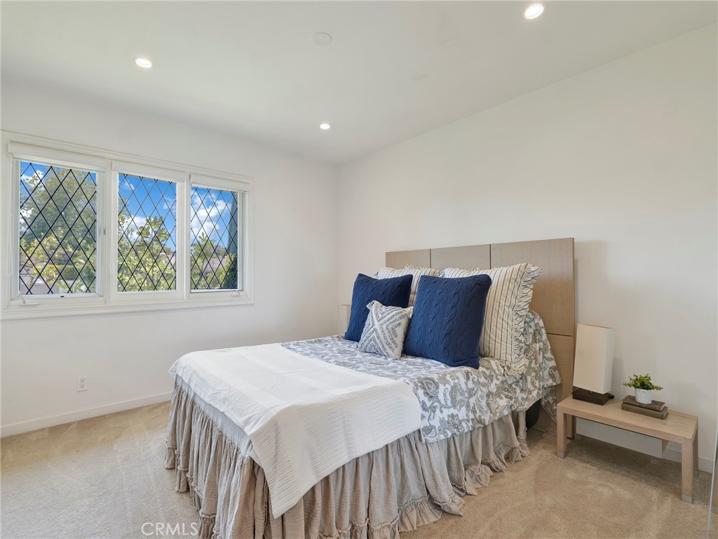 Northridge, California, 91324, United States, 4 Bedrooms Bedrooms, ,3 BathroomsBathrooms,Residential,Active,2044979