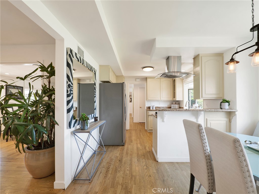Northridge, California, 91324, United States, 4 Bedrooms Bedrooms, ,3 BathroomsBathrooms,Residential,Active,2044979