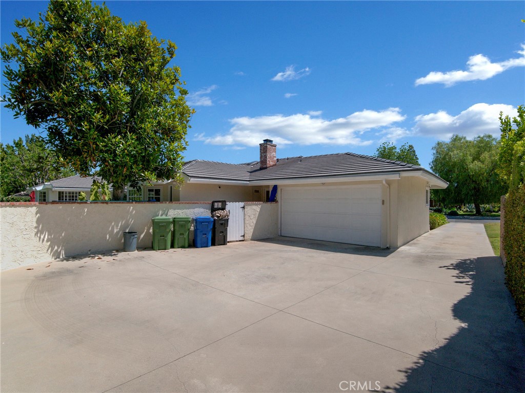 Northridge, California, 91324, United States, 4 Bedrooms Bedrooms, ,3 BathroomsBathrooms,Residential,Active,2044979