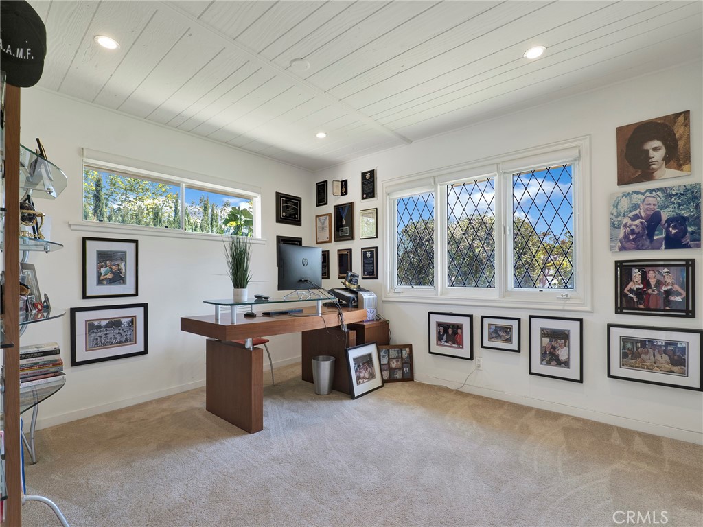 Northridge, California, 91324, United States, 4 Bedrooms Bedrooms, ,3 BathroomsBathrooms,Residential,Active,2044979