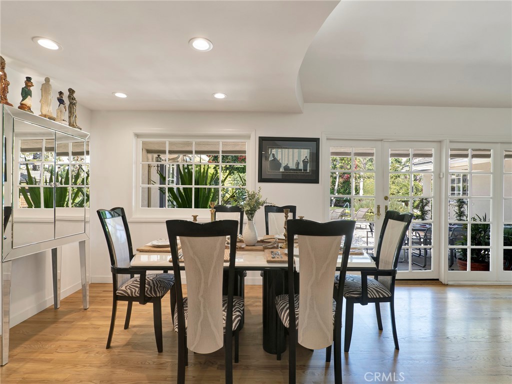 Northridge, California, 91324, United States, 4 Bedrooms Bedrooms, ,3 BathroomsBathrooms,Residential,Active,2044979