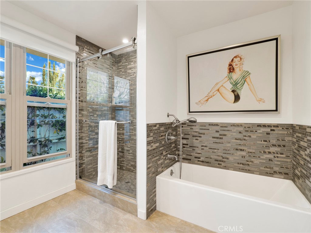 Northridge, California, 91324, United States, 4 Bedrooms Bedrooms, ,3 BathroomsBathrooms,Residential,Active,2044979