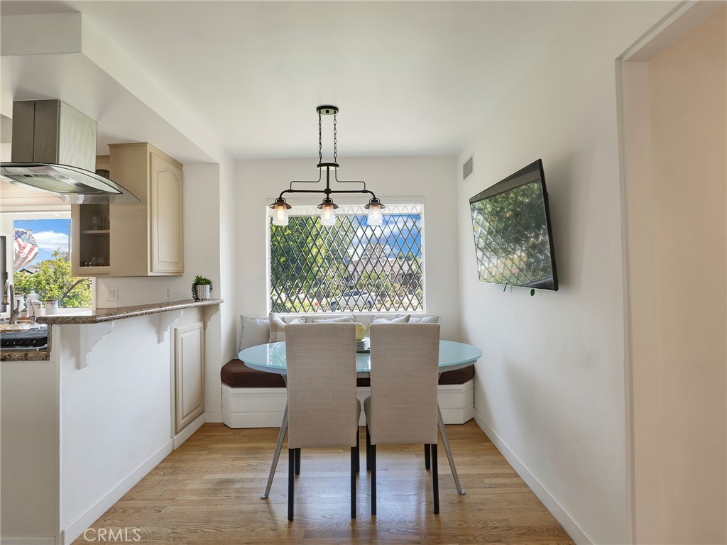 Northridge, California, 91324, United States, 4 Bedrooms Bedrooms, ,3 BathroomsBathrooms,Residential,Active,2044979