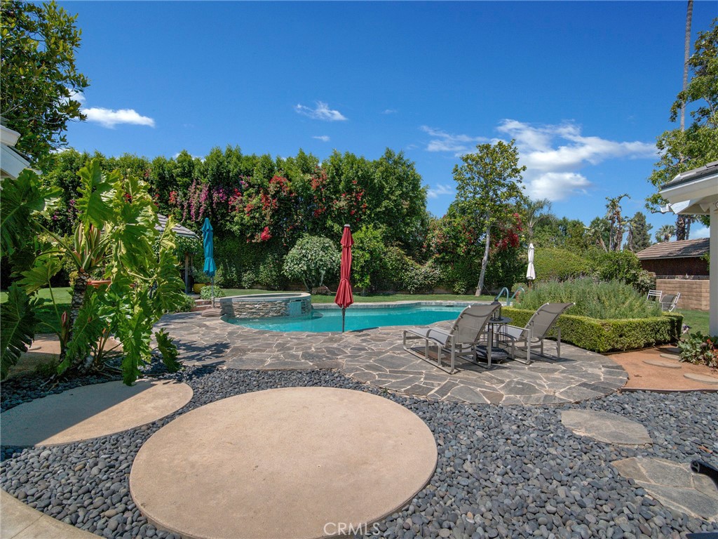 Northridge, California, 91324, United States, 4 Bedrooms Bedrooms, ,3 BathroomsBathrooms,Residential,Active,2044979