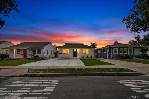 Photo of 1614 W 214th Street, Torrance, CA 90501 (MLS # SB26060509)
