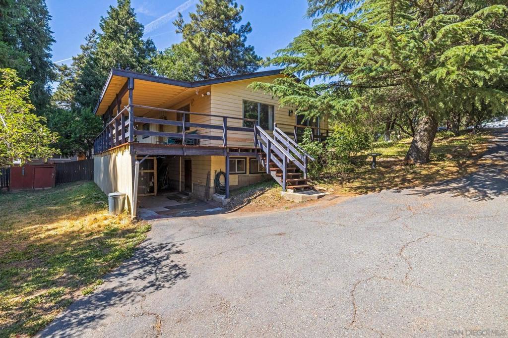2816 Heliotrope Dr