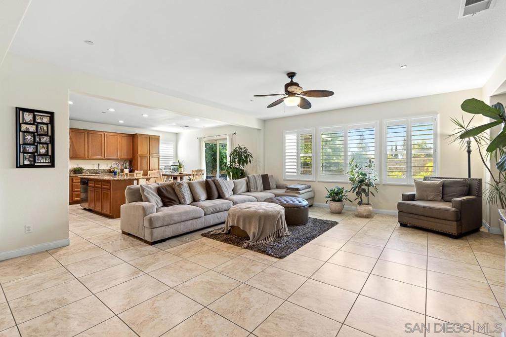 705 Sungold Way