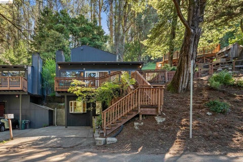 Photo of 6600 Heather Ridge Way, Oakland, CA 94611 (MLS # 41141289)