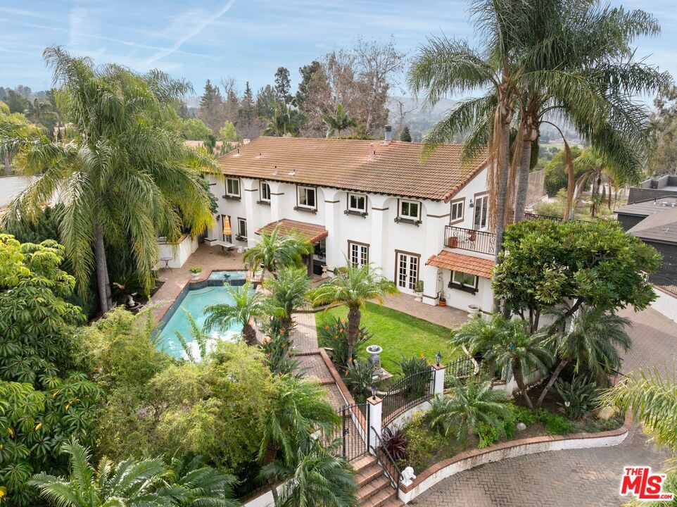 7680 E Eucalyptus Way