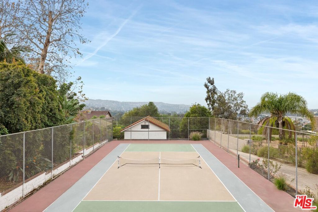 7680 E Eucalyptus Way