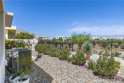 Tiny photo for 484 Fountain Dr, Palm Springs, CA 92262 (MLS # PV26086855)