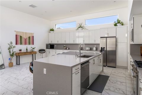 Tiny photo for 484 Fountain Dr, Palm Springs, CA 92262 (MLS # PV26086855)