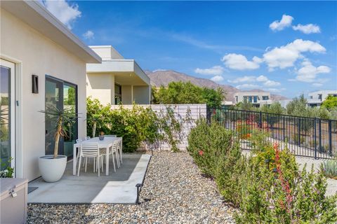 Tiny photo for 484 Fountain Dr, Palm Springs, CA 92262 (MLS # PV26086855)