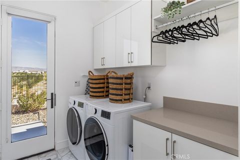 Tiny photo for 484 Fountain Dr, Palm Springs, CA 92262 (MLS # PV26086855)