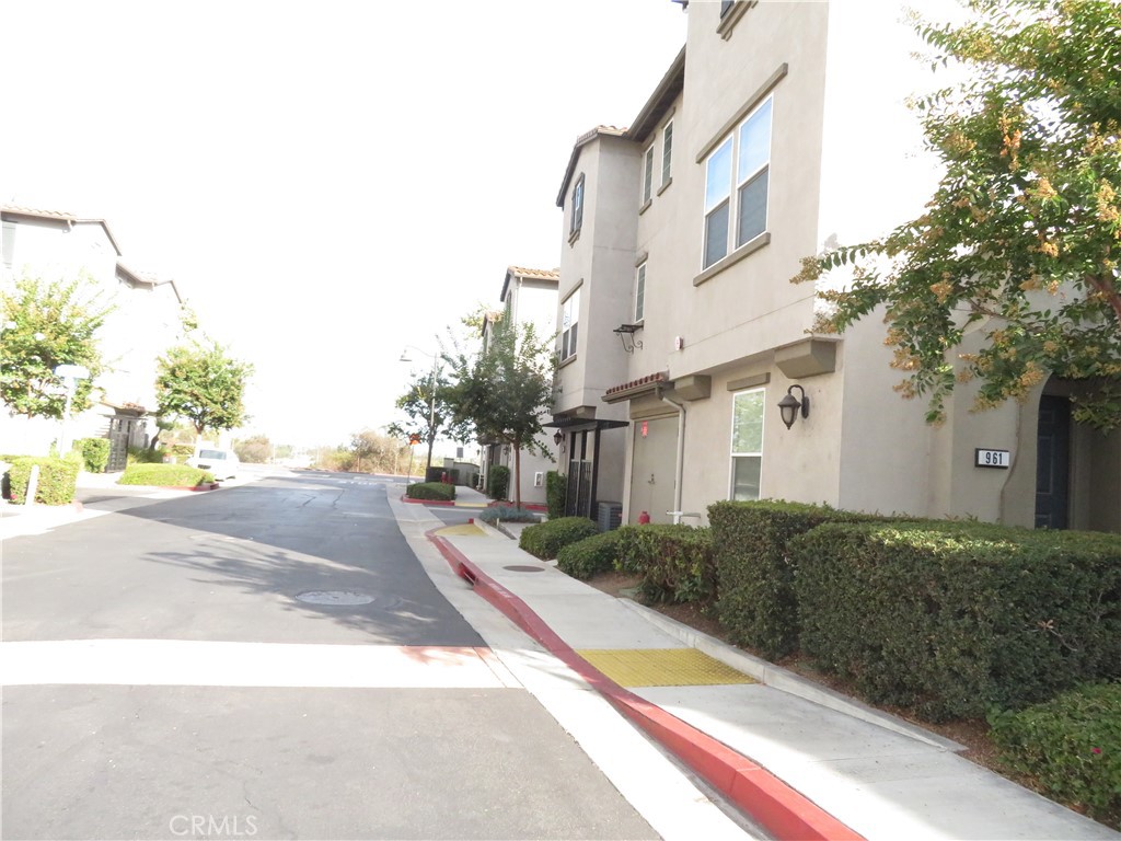965 Acacia Lane