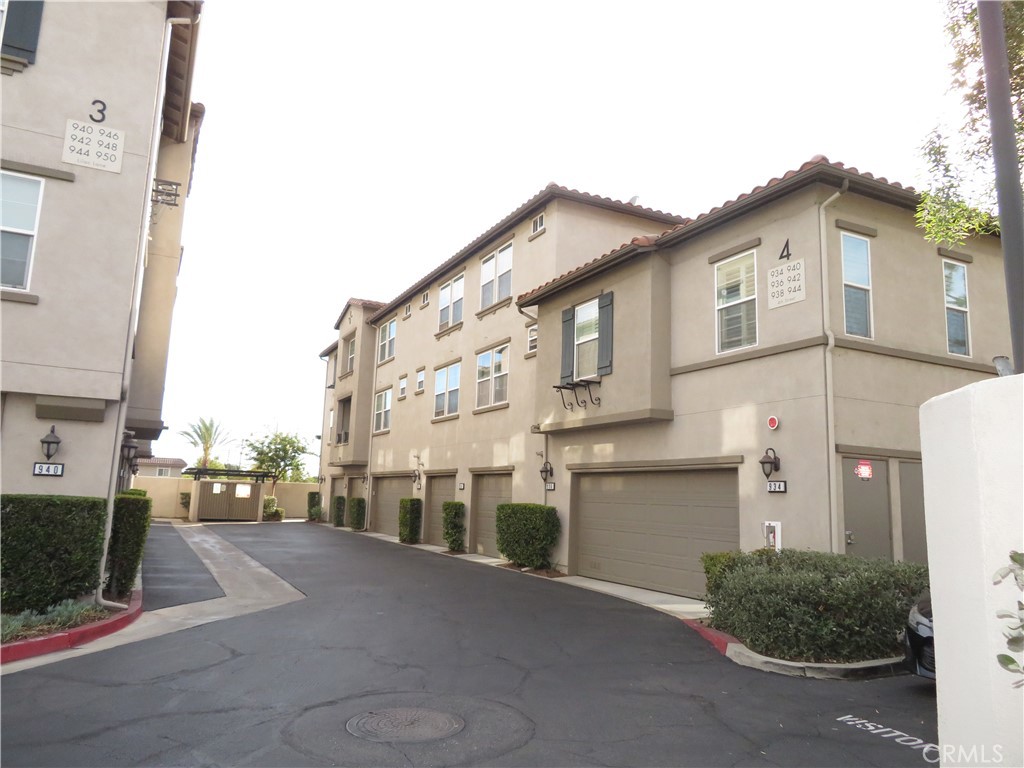 965 Acacia Lane
