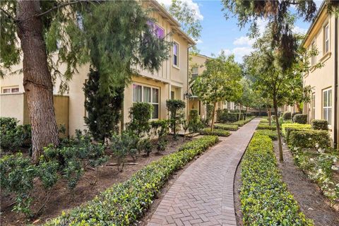 60 Peony Irvine CA 92618