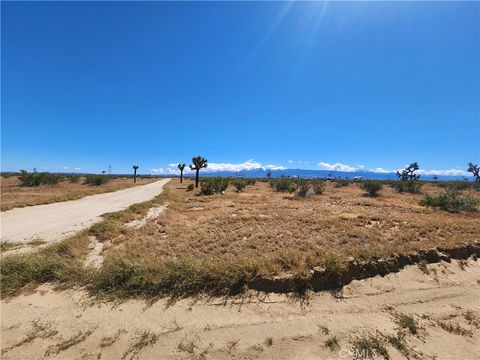 Photo of 0 Mojave Drive, Phelan, CA 92372 (MLS # HD24084992)
