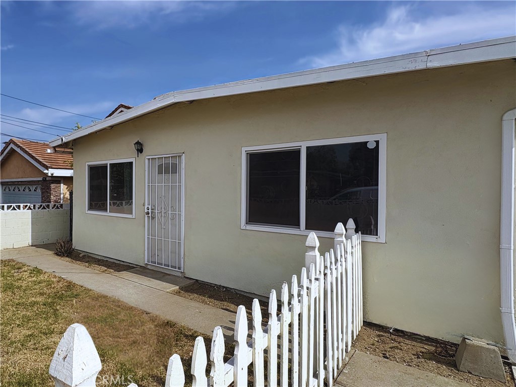 Welcome to this charming 2 bedroom, 1 bathroom home located in the desirable city of Rancho Cucamonga, CA. This spacious unit features laundry hook ups for added convenience and an open layout that allows for plenty of natural light to flow throughout the space. With a prime location in a sought-after neighborhood, this home offers a comfortable and inviting atmosphere for those looking to settle down in a peaceful community. Don't miss out on the opportunity to make this lovely house your new home.
QUALIFICATIONS
-Must show a monthly gross income of 2 ½ x the rent (cumulatively)
-Must have a credit score of 650+ (individually)
-Online Application must be filled out completely with nothing missing.
-NO PETS
-Tenants must carry renters Insurance. Have proof of insurance upon moving in.
APPLICATION PROCESS
-Must view the inside of the property before submitting an application.
-A rental application from every person 18 years or older completely filled out.
-Credit check and processing fee of forty ($40) dollars paid online, per application.
-Copies: Drivers license, Social Security Card, uploaded.
-Paystubs for the last three (3) pay periods, and 2 month current bank statements.
-If the person gets paid cash, we need copies of bank statements from the past six (6) months uploaded.
-Self employed we need last 2 years of tax returns.