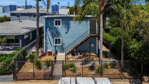 Photo of 1034 Pleasantview AVE, Venice, CA 90291 (MLS # SB26159033)