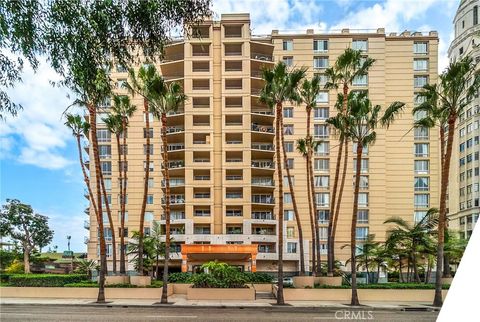 Photo of 850 E Ocean Blvd #613, Long Beach, CA 90802 (MLS # OC25259142)