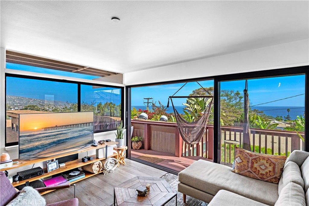 Photo of 290 La Brea, Laguna Beach, CA 92651 (MLS # LG26021144)