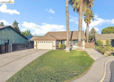 Photo of 521 Soda Rock Pl PL, Oakley, CA 94561 (MLS # 41136241)